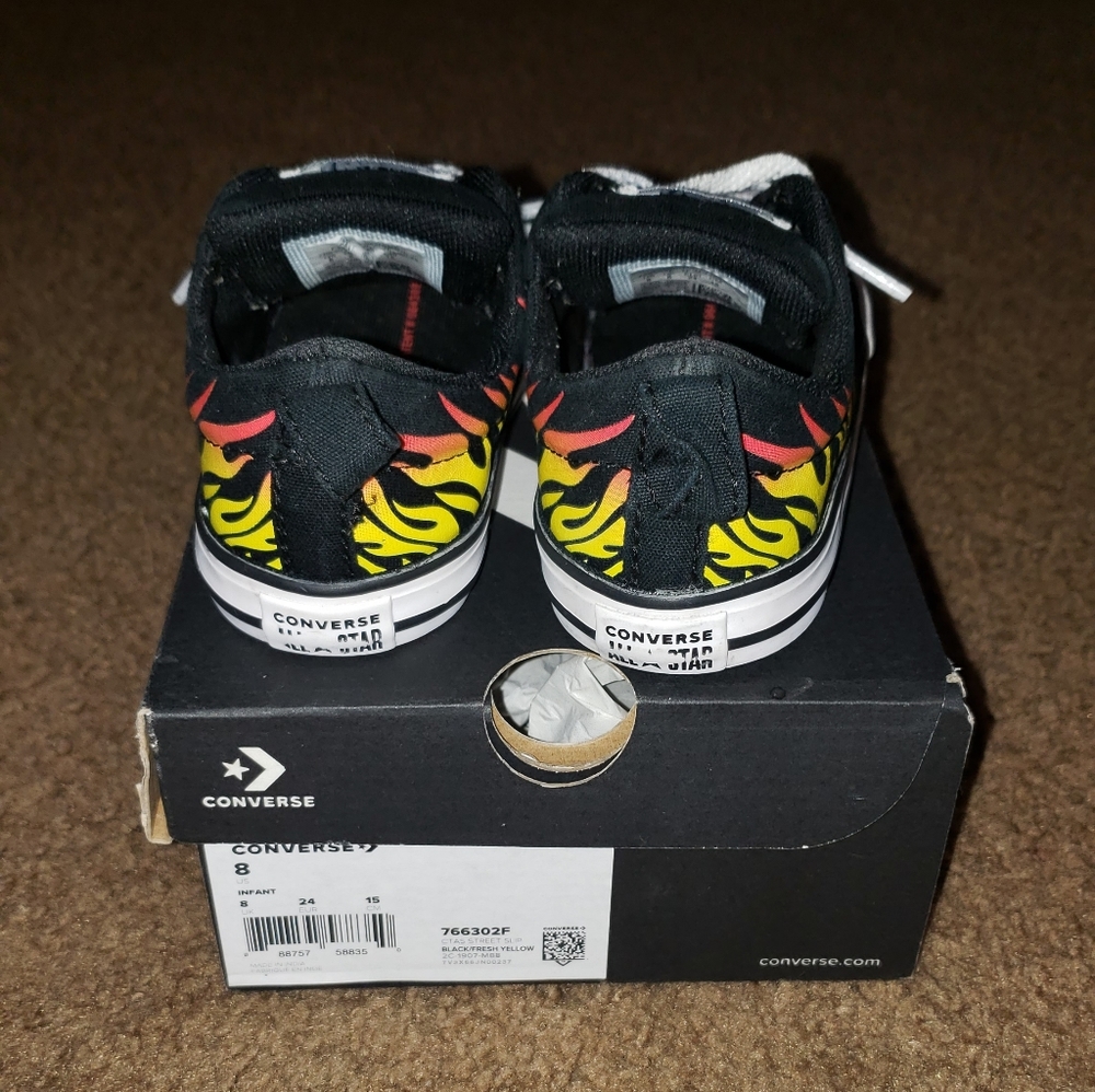 Converse - Picture 3 of 9